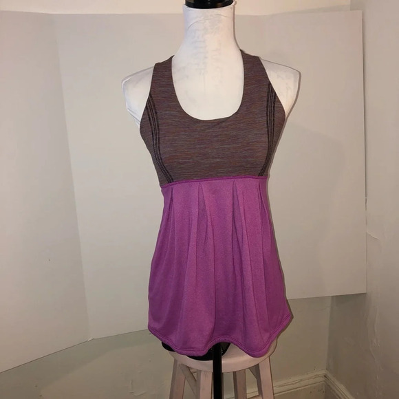 Lululemon exercise top with bra padding racer back pleated front and back no siz - Picture 1 of 9